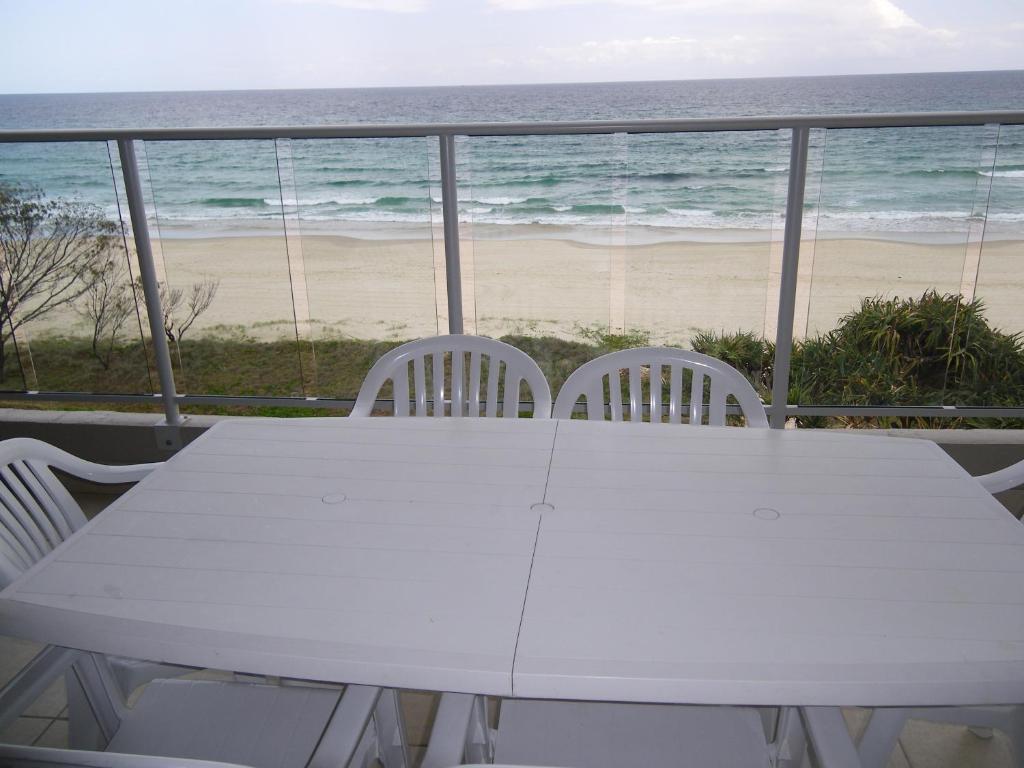 Pacific Surf Absolute Beachfront Apartments Gold Coast Oda fotoğraf