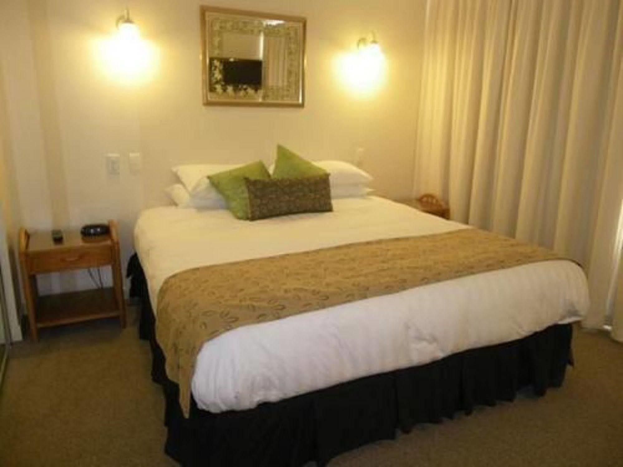 Pacific Surf Absolute Beachfront Apartments Gold Coast Dış mekan fotoğraf