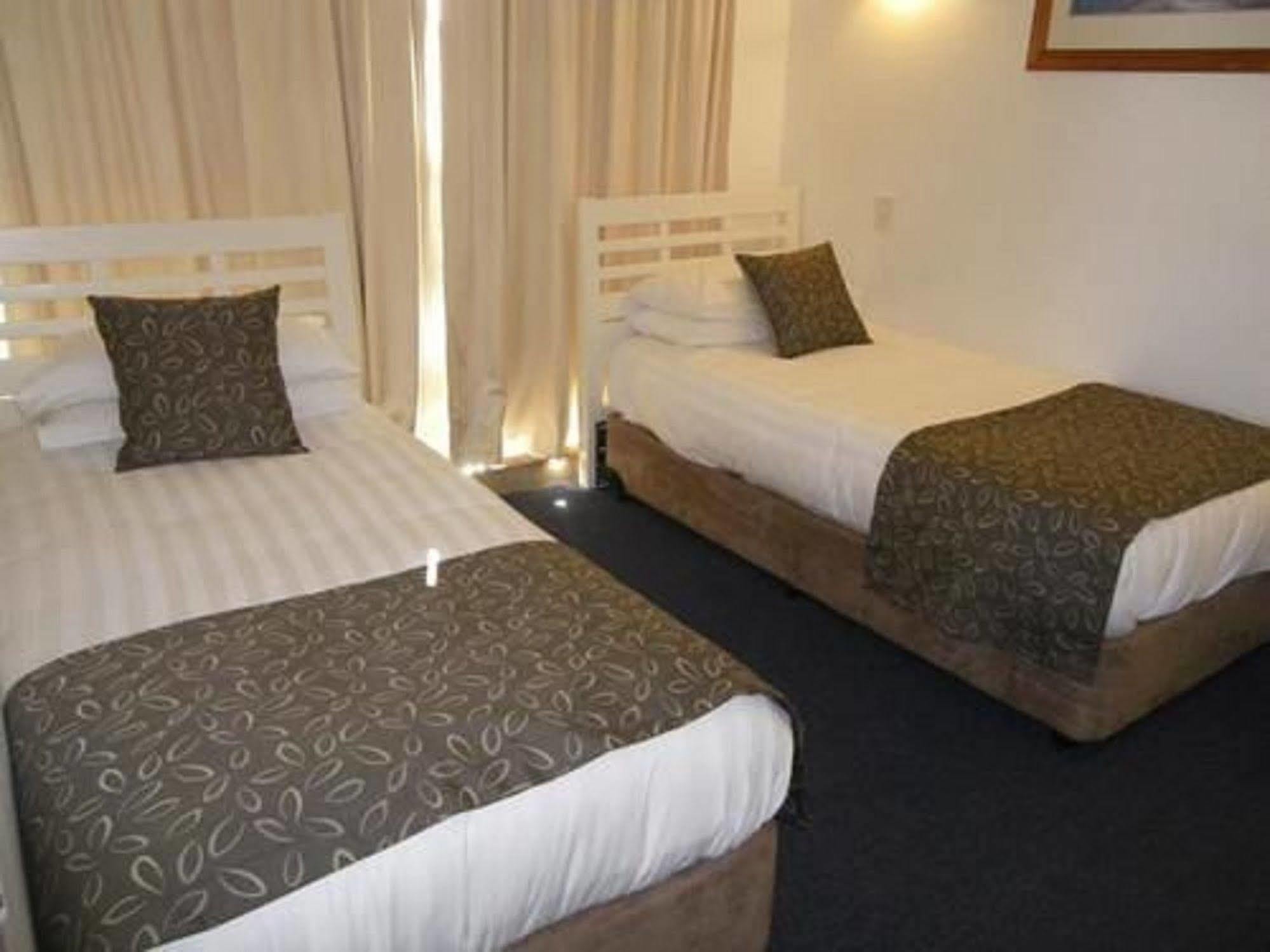 Pacific Surf Absolute Beachfront Apartments Gold Coast Dış mekan fotoğraf