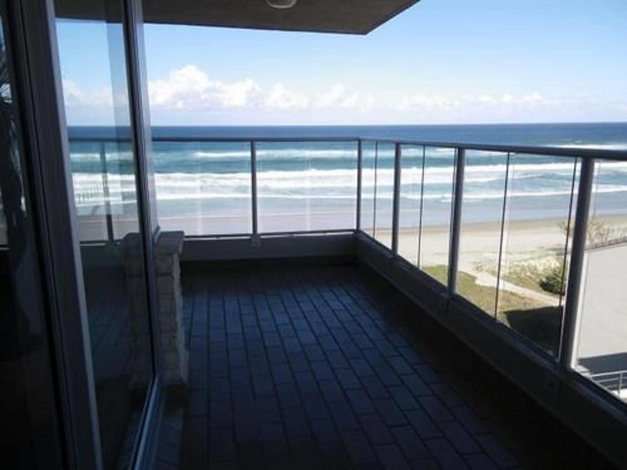 Pacific Surf Absolute Beachfront Apartments Gold Coast Dış mekan fotoğraf