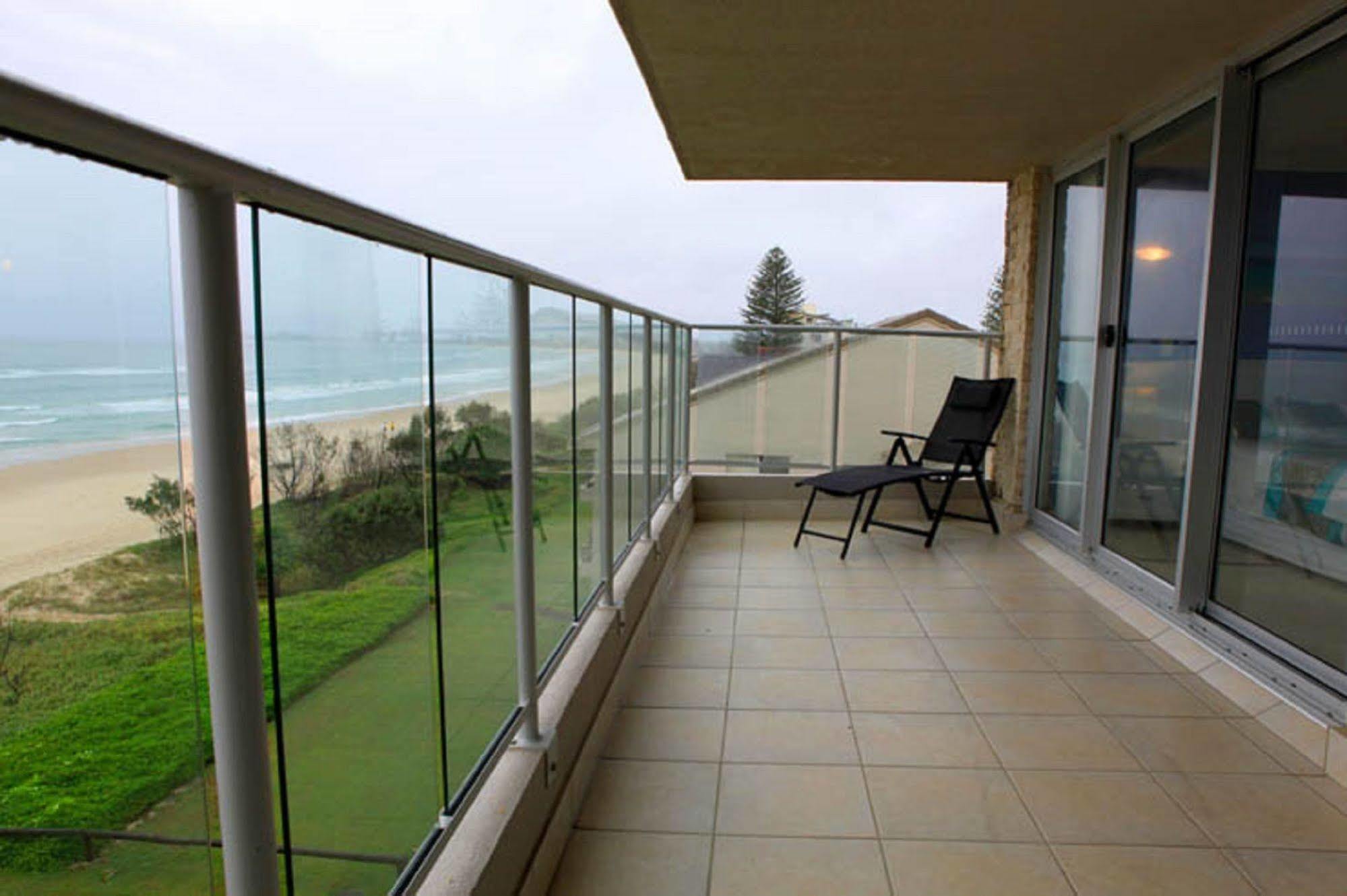 Pacific Surf Absolute Beachfront Apartments Gold Coast Dış mekan fotoğraf